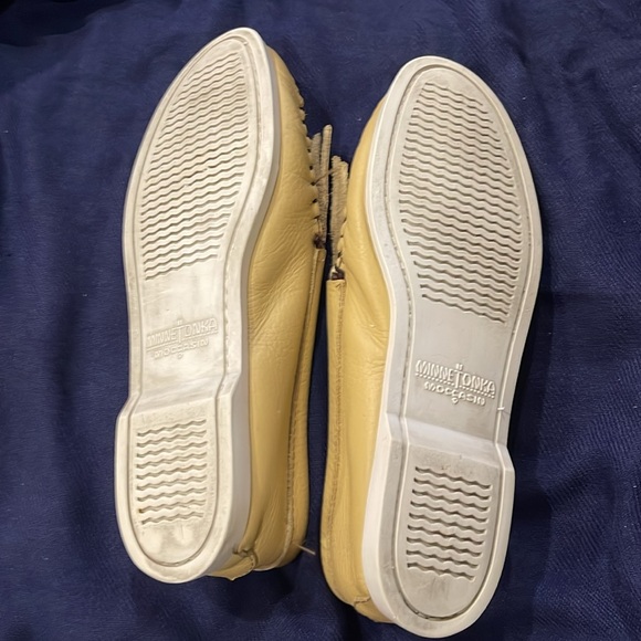 Beaded Minnetonka Thunderbird Moccasins - Picture 3 of 4